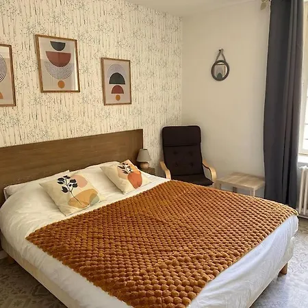Des Fours A Chaux Holiday home *